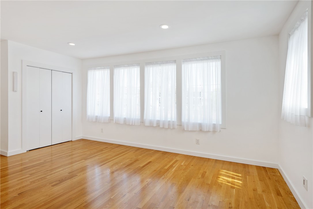 127 Boon Street Narragansett, RI 02882 - Photo 20 of 44