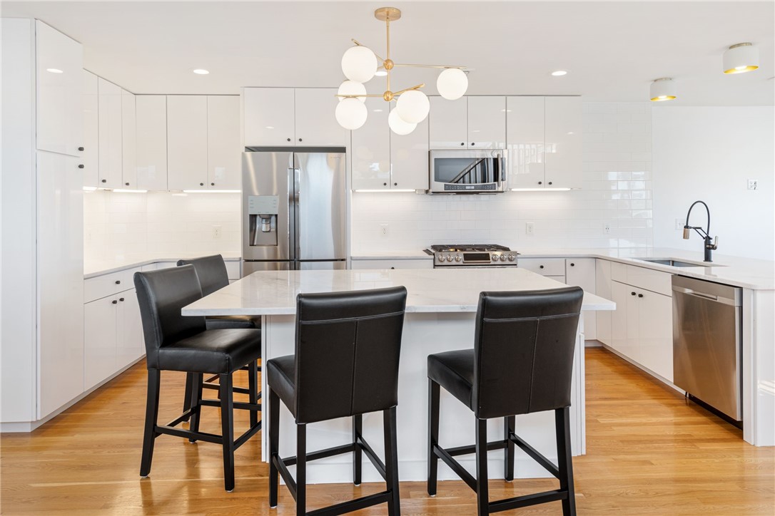 127 Boon Street Narragansett, RI 02882 - Photo 7 of 44