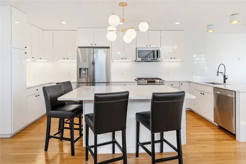 $1,295,000 | 127 Boon Street, Narragansett, RI 02882