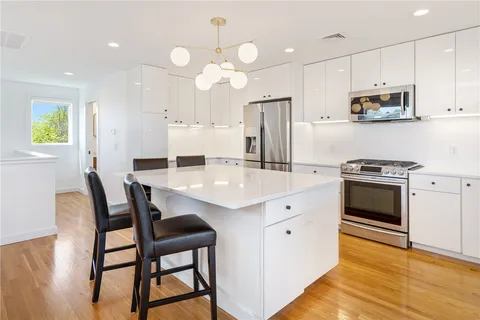 $1,295,000 | 127 Boon Street, Narragansett, RI 02882