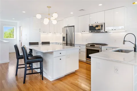 $1,295,000 | 127 Boon Street, Narragansett, RI 02882