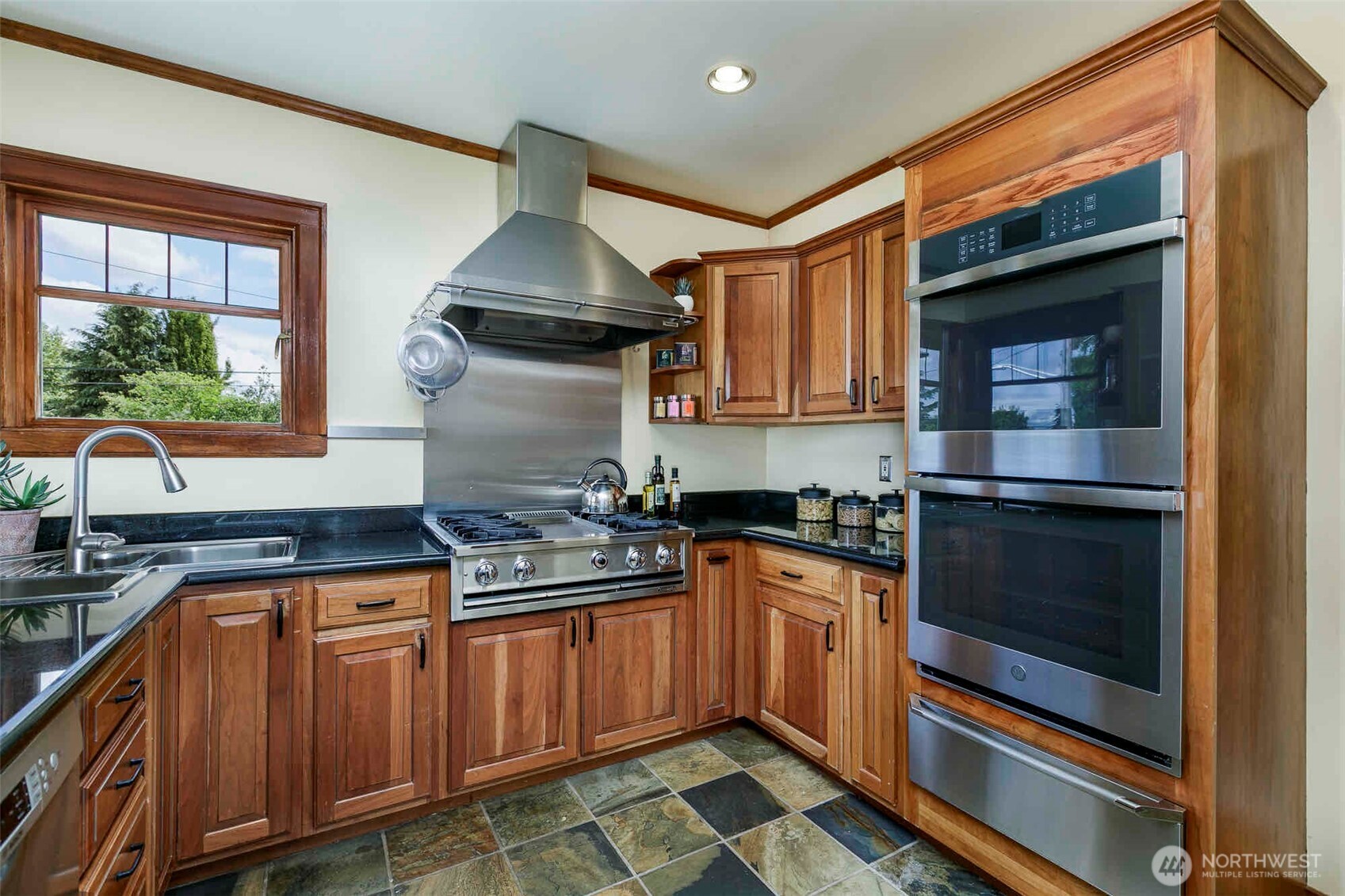 526 North 59th Street Seattle, WA 98103 - Photo 10 of 38 Gallery Image 10