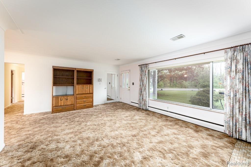 2801 Vrooman Road Jackson, MI 49203 - Photo 6 of 43 6Living Room 2801 Vrooman Rd (4 of 45) (Custom).jpg