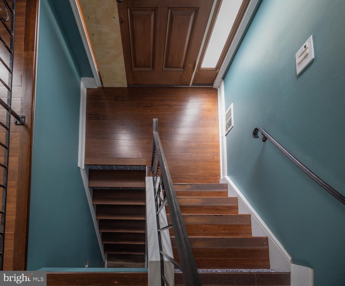 892 Estates Boulevard Hamilton, NJ 08690 - Photo 15 of 36 a view of entryway
