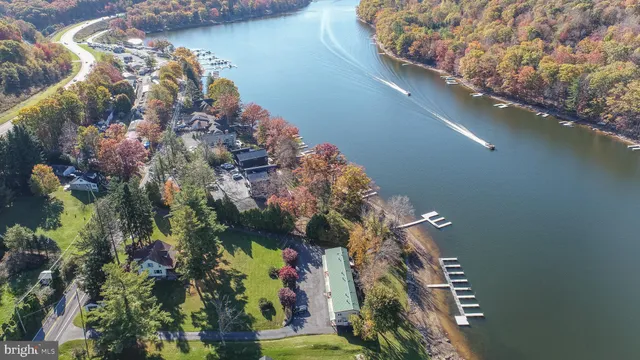 $775,000 | 887 Deep Creek Drive, Unit 7, McHenry, MD 21541