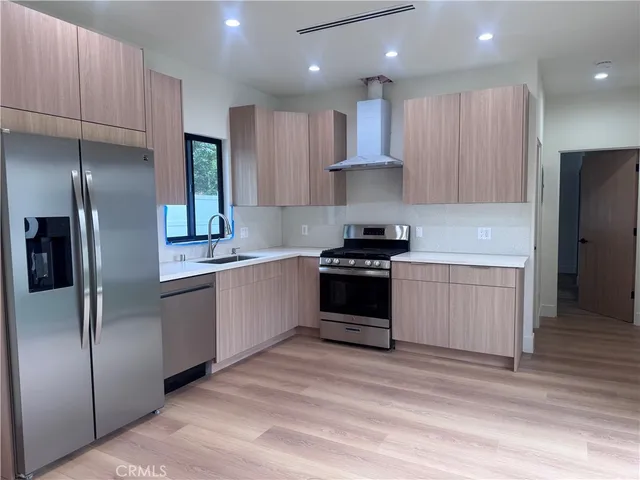 $2,199,000 | 2316 North Parish Place, Burbank, CA 91504