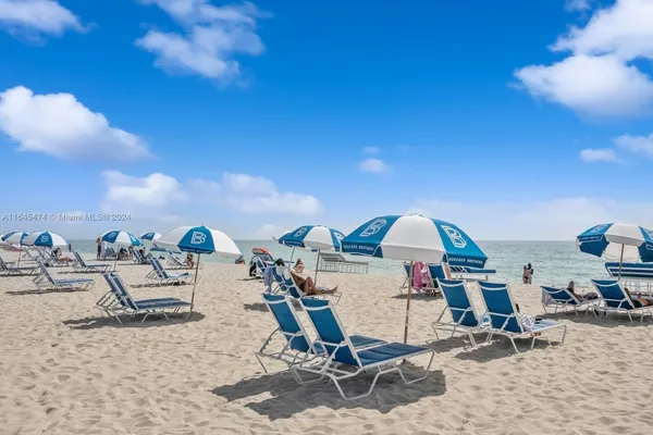 $3,200 | 435 21st Street, Unit 310, Miami Beach, FL 33139