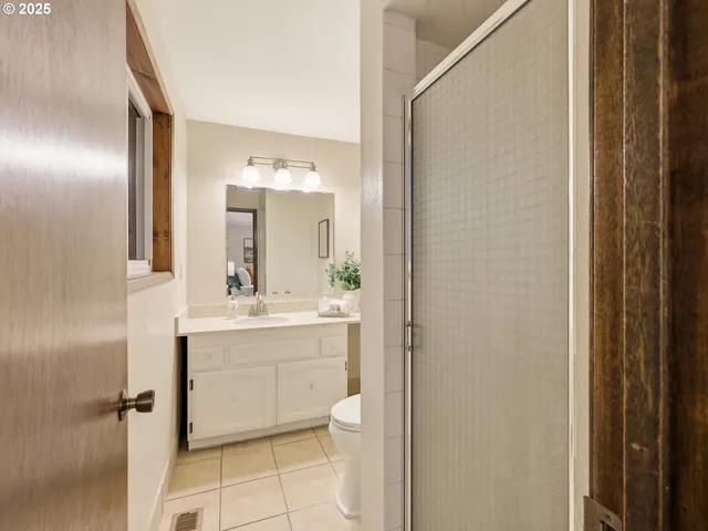 $619,000 | 16420 Chessington Court, Gladstone, OR 97027