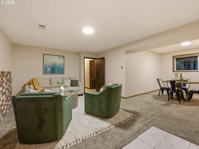 $619,000 | 16420 Chessington Court, Gladstone, OR 97027