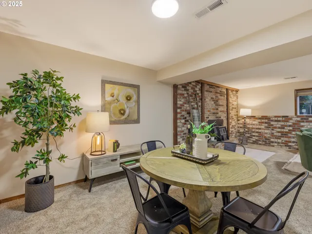 $619,000 | 16420 Chessington Court, Gladstone, OR 97027