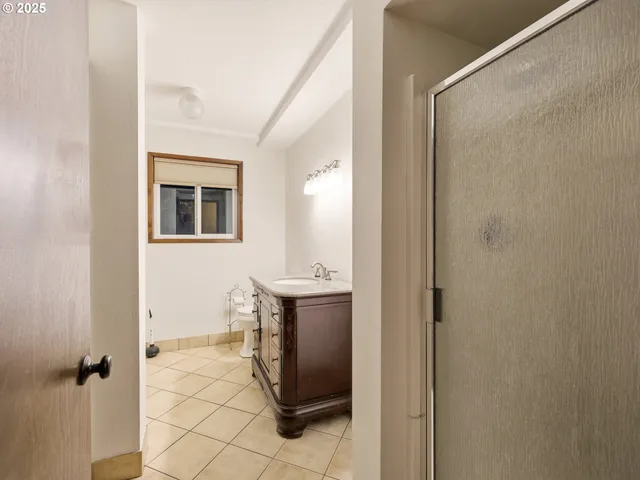 $619,000 | 16420 Chessington Court, Gladstone, OR 97027