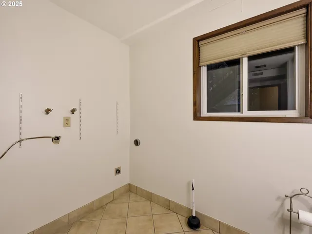 $619,000 | 16420 Chessington Court, Gladstone, OR 97027