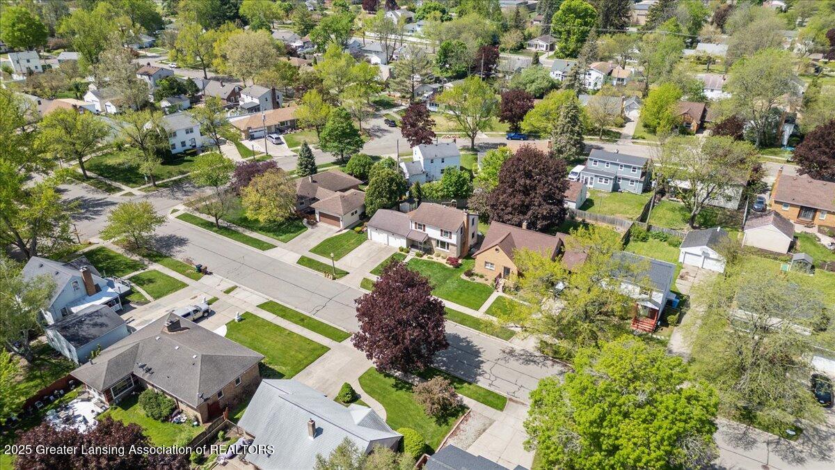 2516 Chatham Road Lansing, MI 48910 - Photo 37 of 40 04-Media Jett - 02