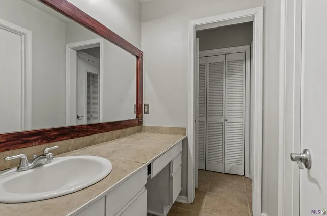 $135,000 | 5440 Sleepy Hollow Drive, Baton Rouge, LA 70817