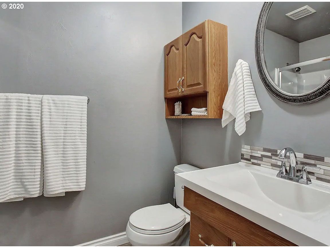 16570 Southwest Inverurie Road Lake Oswego, OR 97035 - Photo 7 of 14 Gallery Image 7