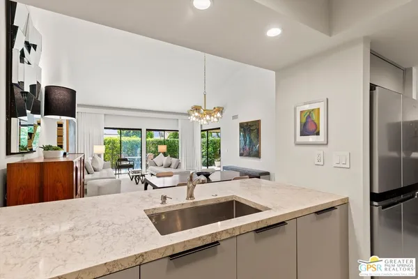 $599,000 | 200 East Racquet Club Road, Unit 8, Palm Springs, CA 92262