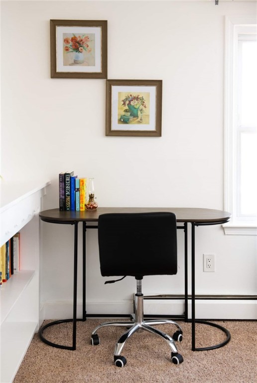 275 West Main Road, Unit 2 Middletown, RI 02842 - Photo 4 of 14 Living Room