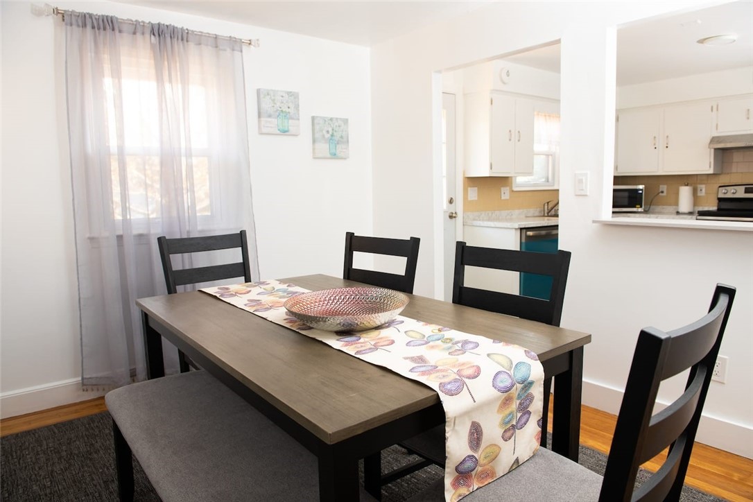 275 West Main Road, Unit 2 Middletown, RI 02842 - Photo 5 of 14 Dining Room