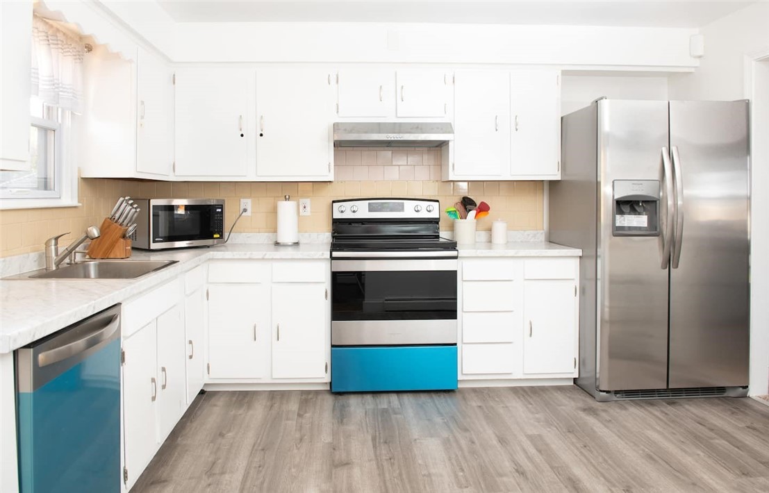 275 West Main Road, Unit 2 Middletown, RI 02842 - Photo 6 of 14 Kitchen