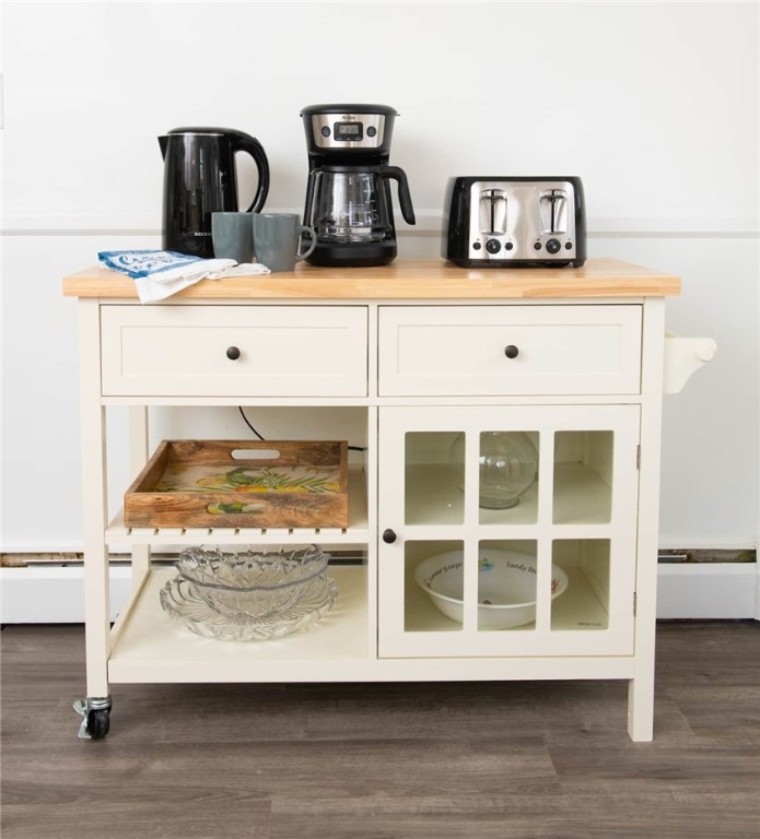 275 West Main Road, Unit 2 Middletown, RI 02842 - Photo 7 of 14 Kitchen