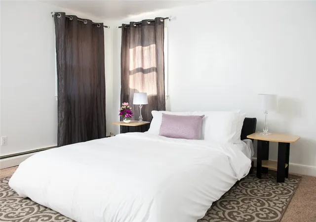 $2,800 | 275 West Main Road, Unit 2, Middletown, RI 02842