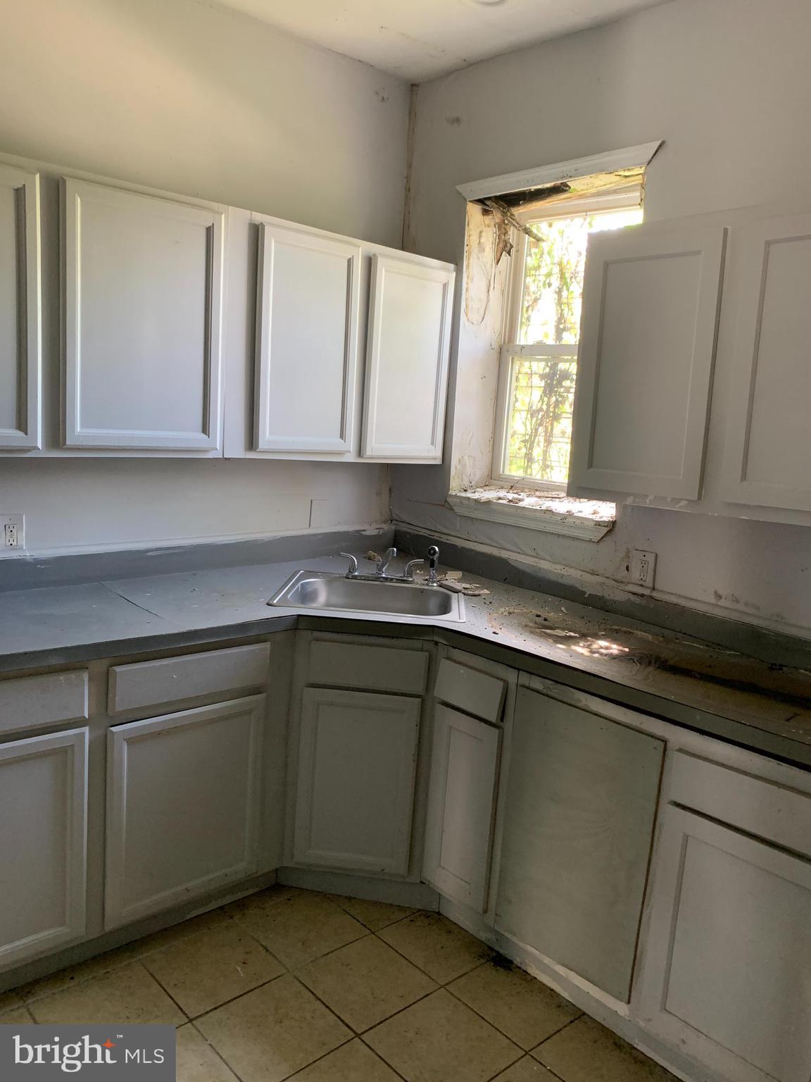 2813 Riggs Avenue Baltimore, MD 21216 - Photo 5 of 14