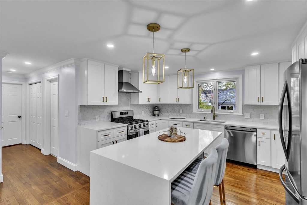 7 Corey Road Marlborough, MA 01752 - Photo 2 of 41