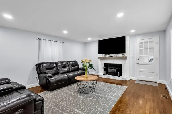$849,000 | 7 Corey Road, Marlborough, MA 01752
