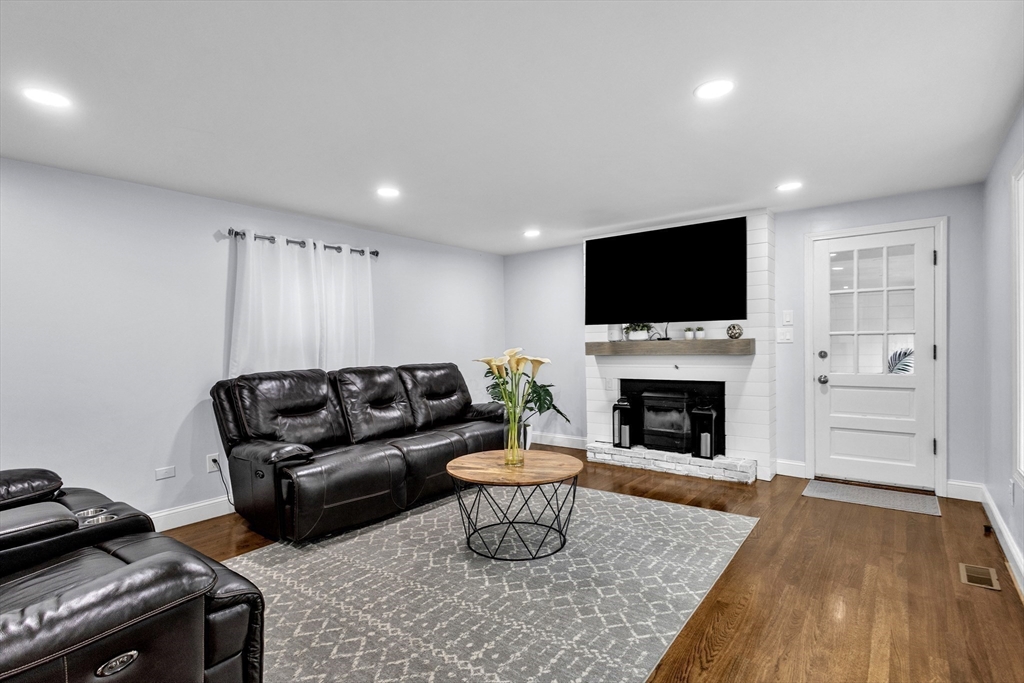 7 Corey Road Marlborough, MA 01752 - Photo 8 of 41