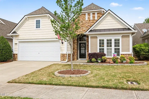 $660,000 | 904 Peltier Drive, Cary, NC 27519
