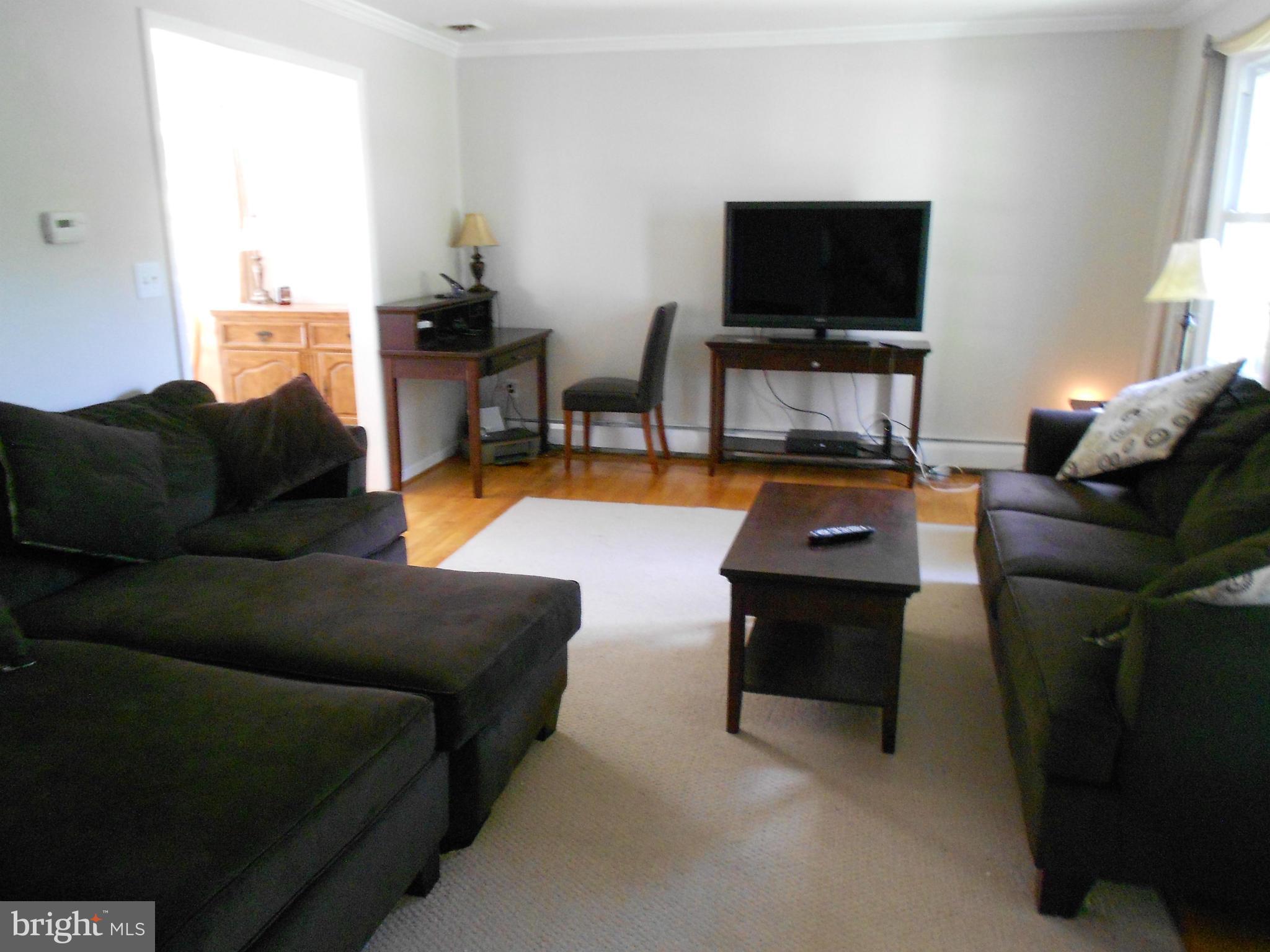3117 Elmmede Road Ellicott City, MD 21042 - Photo 4 of 17 Living Room