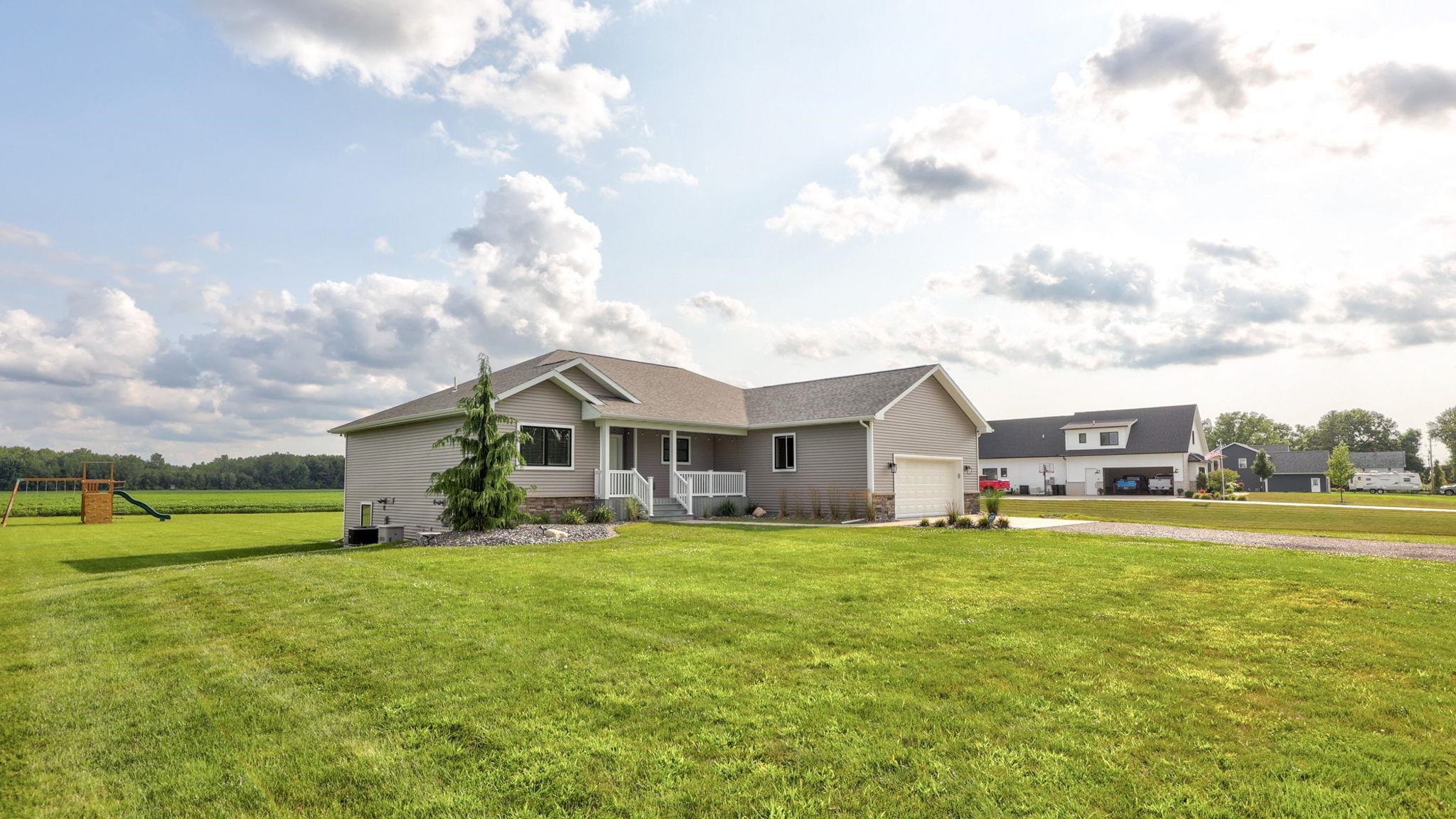 11430 Canada Road Birch Run, MI 48415 - Photo 2 of 69 50150959-0ce2b7b2-af44-4cc5-b930-2faee8be3b90.JPG