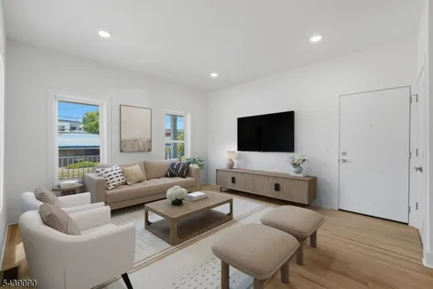 $3,750 | 116 Valley Street, Unit 1, South Orange, NJ 07079