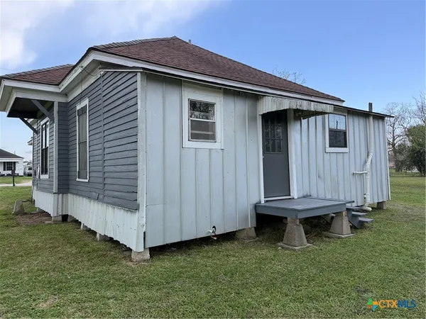 $117,500 | 308 Pumphrey Street, Edna, TX 77957