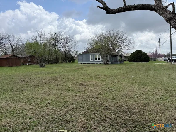 $117,500 | 308 Pumphrey Street, Edna, TX 77957