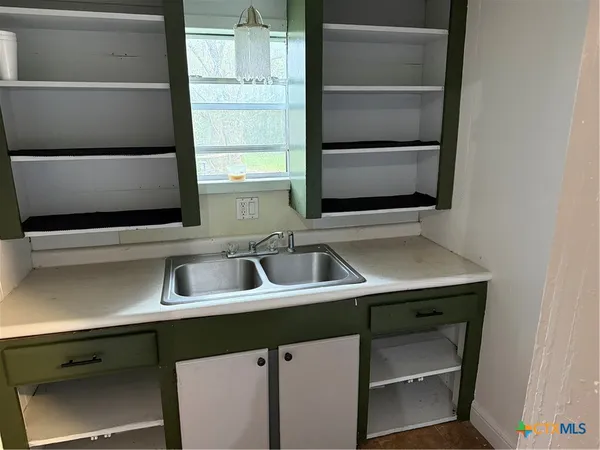 $117,500 | 308 Pumphrey Street, Edna, TX 77957