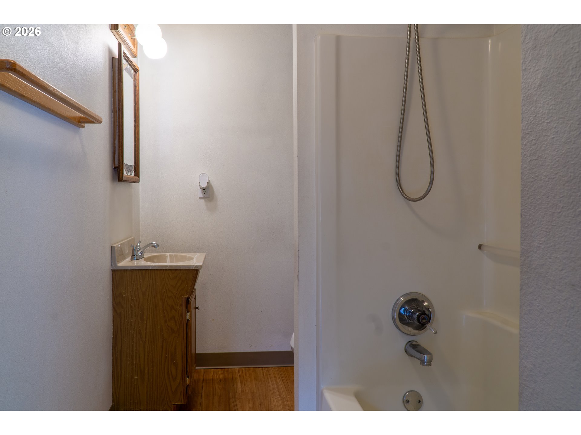 28821 Southeast Paradise Road Eagle Creek, OR 97022 - Photo 35 of 47 a bathroom with a shower