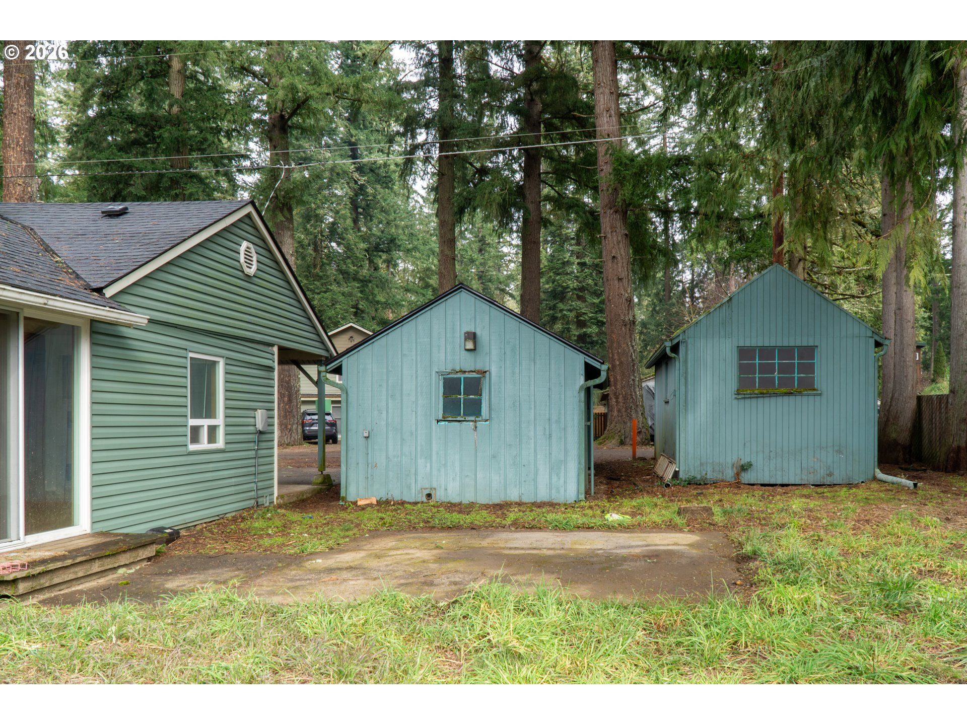 28821 Southeast Paradise Road Eagle Creek, OR 97022 - Photo 9 of 47 a house view with a backyard space