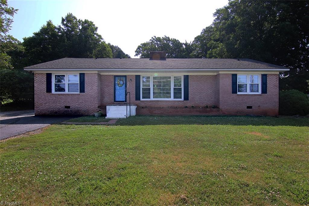 137 Robbins Road Winston-Salem, NC 27107 - Photo 1 of 24 Gallery Image 1
