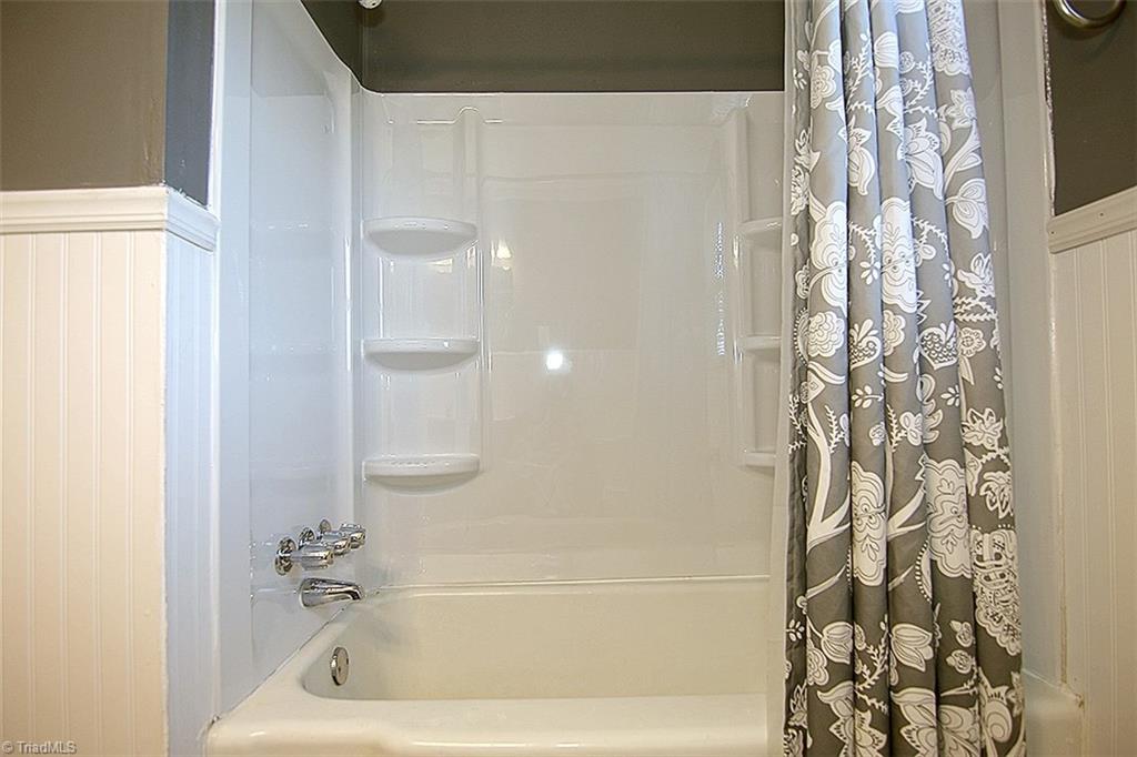 137 Robbins Road Winston-Salem, NC 27107 - Photo 16 of 24 Gallery Image 16