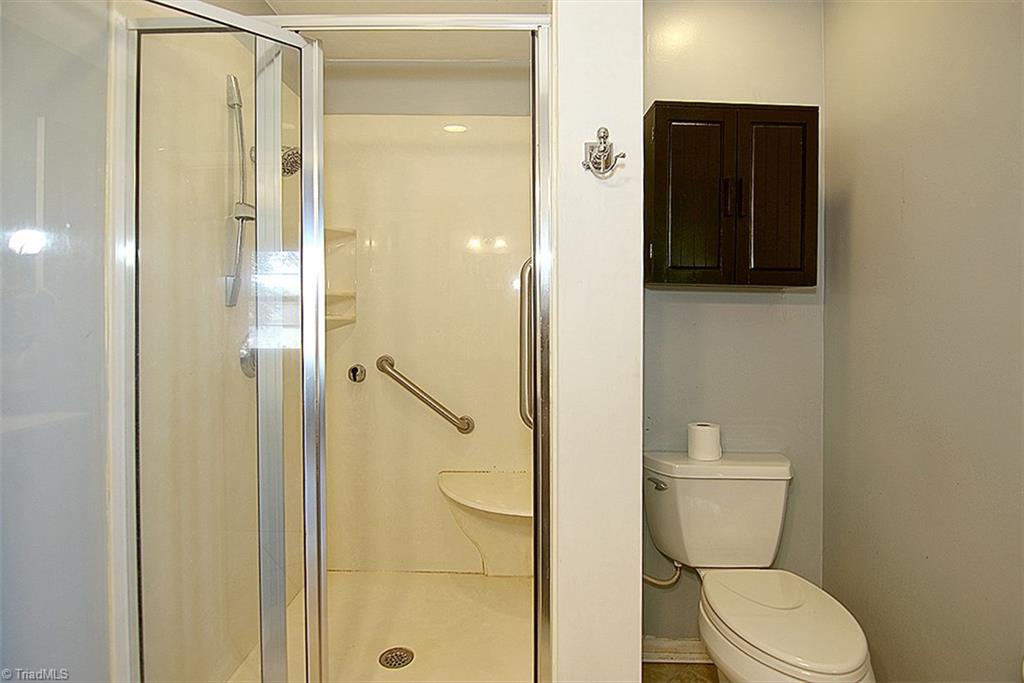 137 Robbins Road Winston-Salem, NC 27107 - Photo 20 of 24 Gallery Image 20