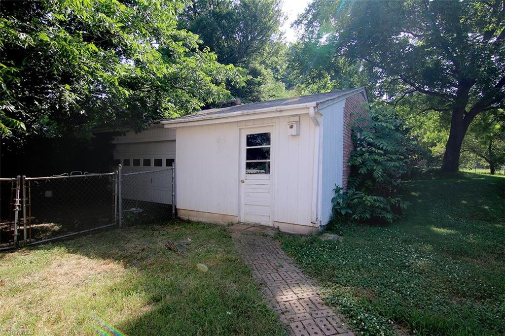 137 Robbins Road Winston-Salem, NC 27107 - Photo 23 of 24 Gallery Image 23