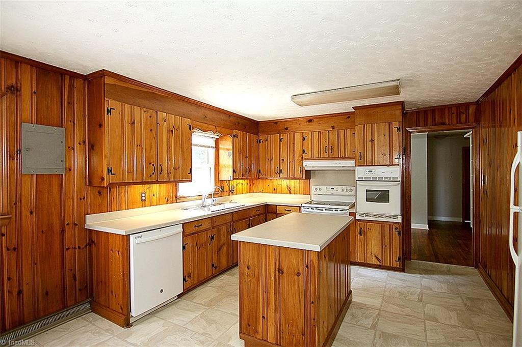 137 Robbins Road Winston-Salem, NC 27107 - Photo 6 of 24 Gallery Image 6