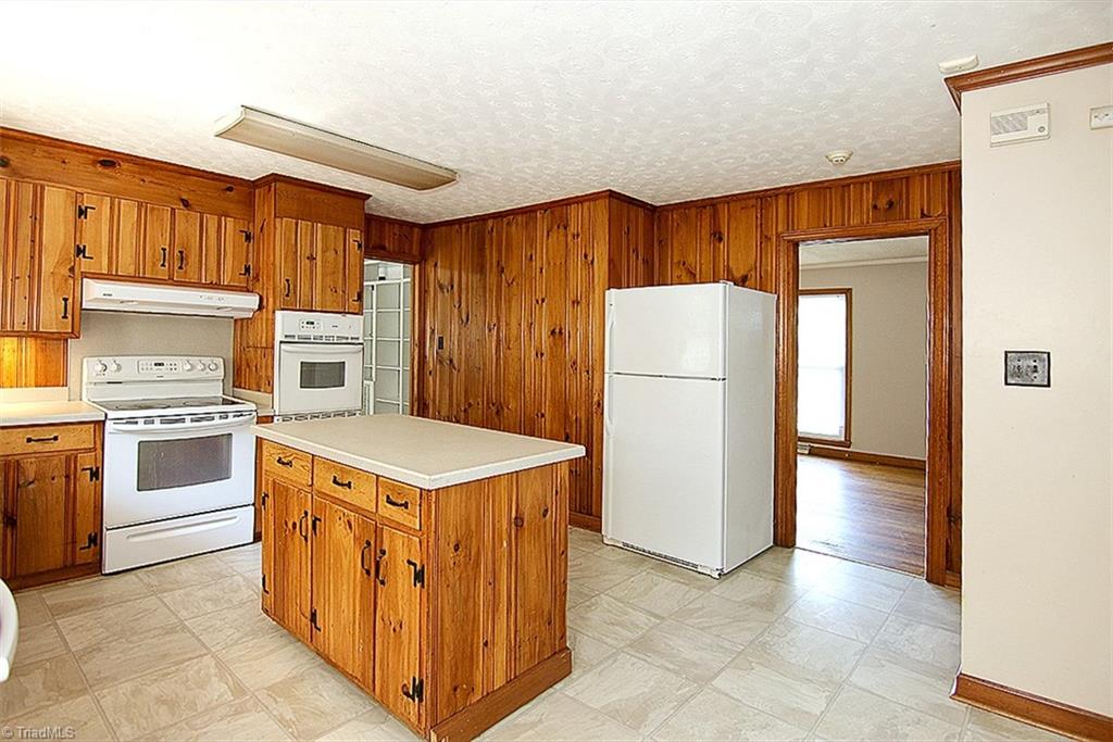 137 Robbins Road Winston-Salem, NC 27107 - Photo 7 of 24 Gallery Image 7