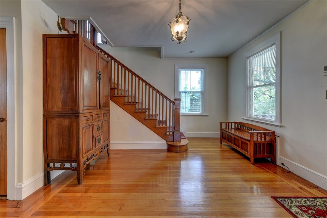 72 Overhill Road Providence, RI 02906 - Photo 14 of 26