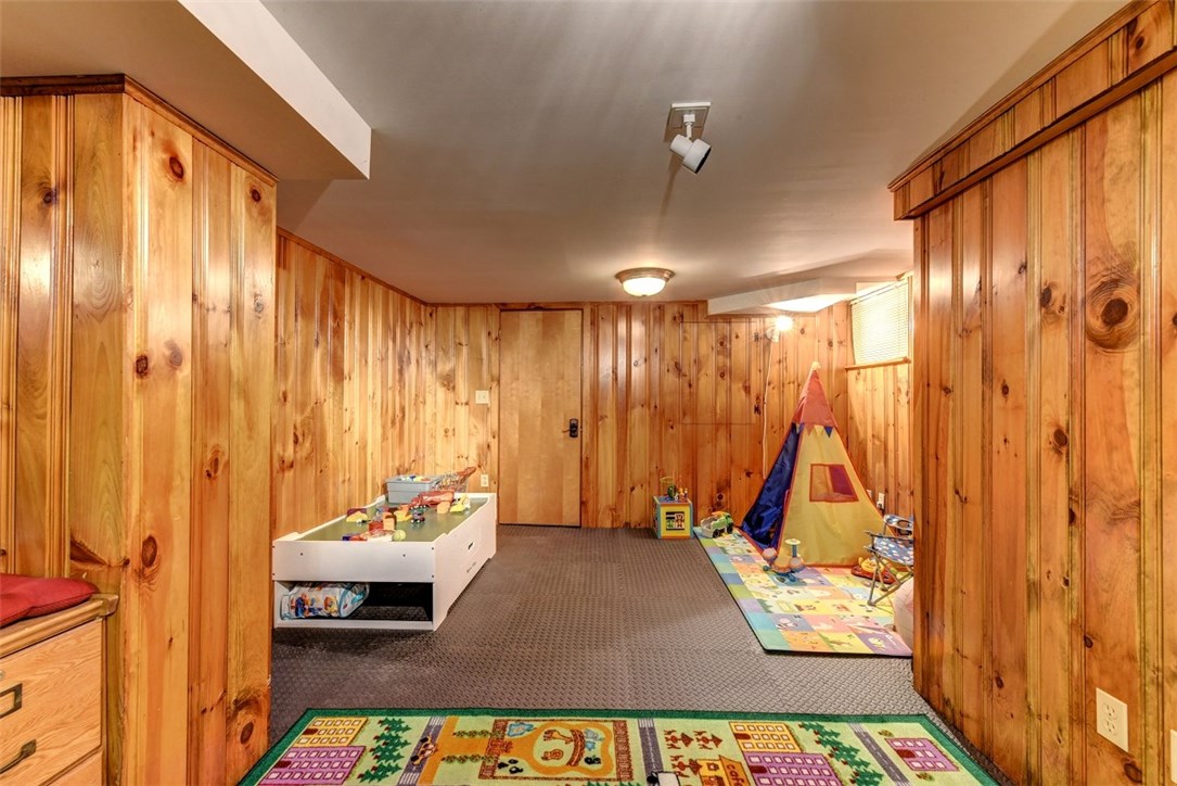 72 Overhill Road Providence, RI 02906 - Photo 23 of 26