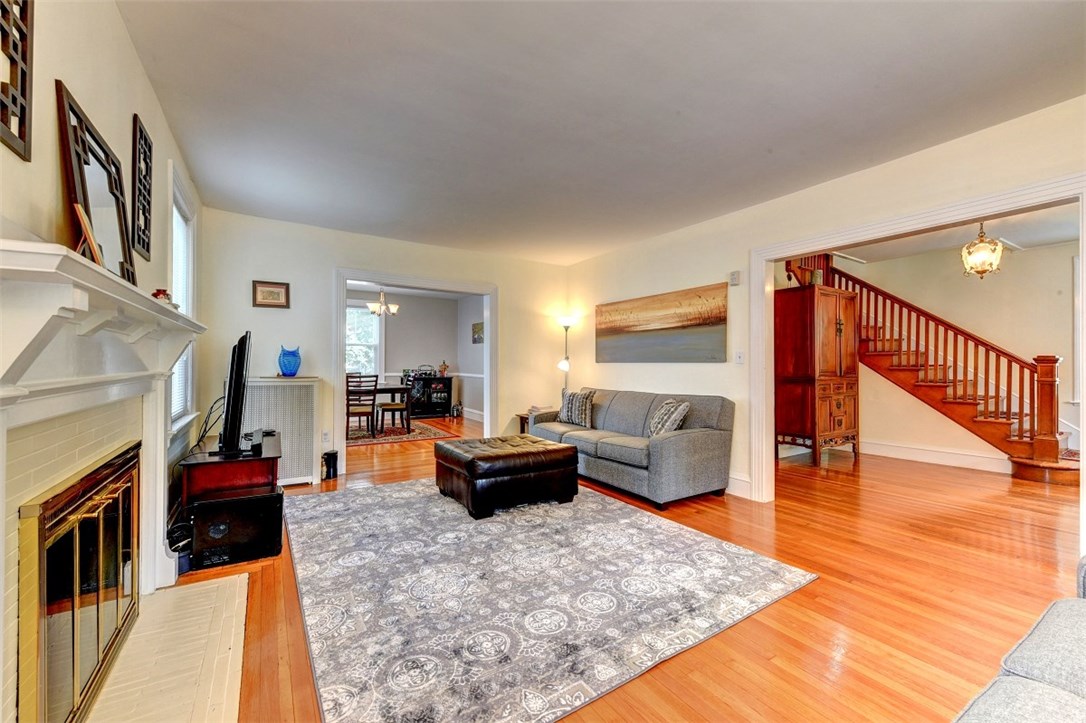 72 Overhill Road Providence, RI 02906 - Photo 8 of 26