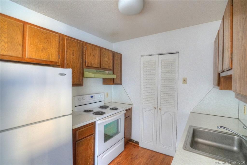 74 Buddington Road, Unit 6 Groton, CT 06340 - Photo 5 of 14