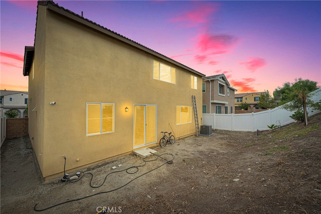 530 Cumberland Road Rialto, CA 92377 - Photo 6 of 48 rear yard. ready to add a pool!