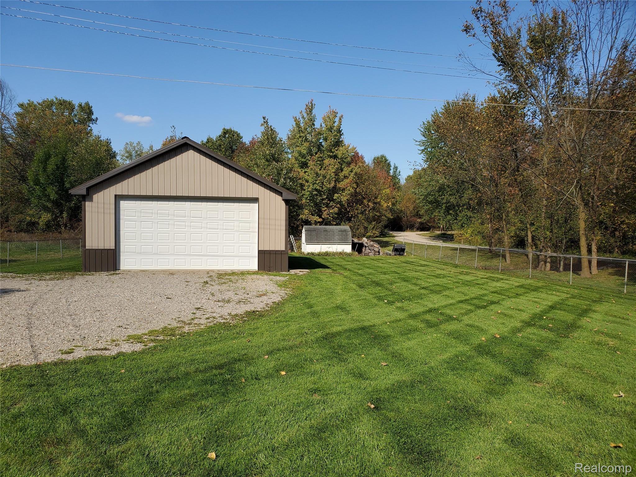 9471 Hogan Road Fenton, MI 48430 - Photo 18 of 20 20191009_144258.jpg
